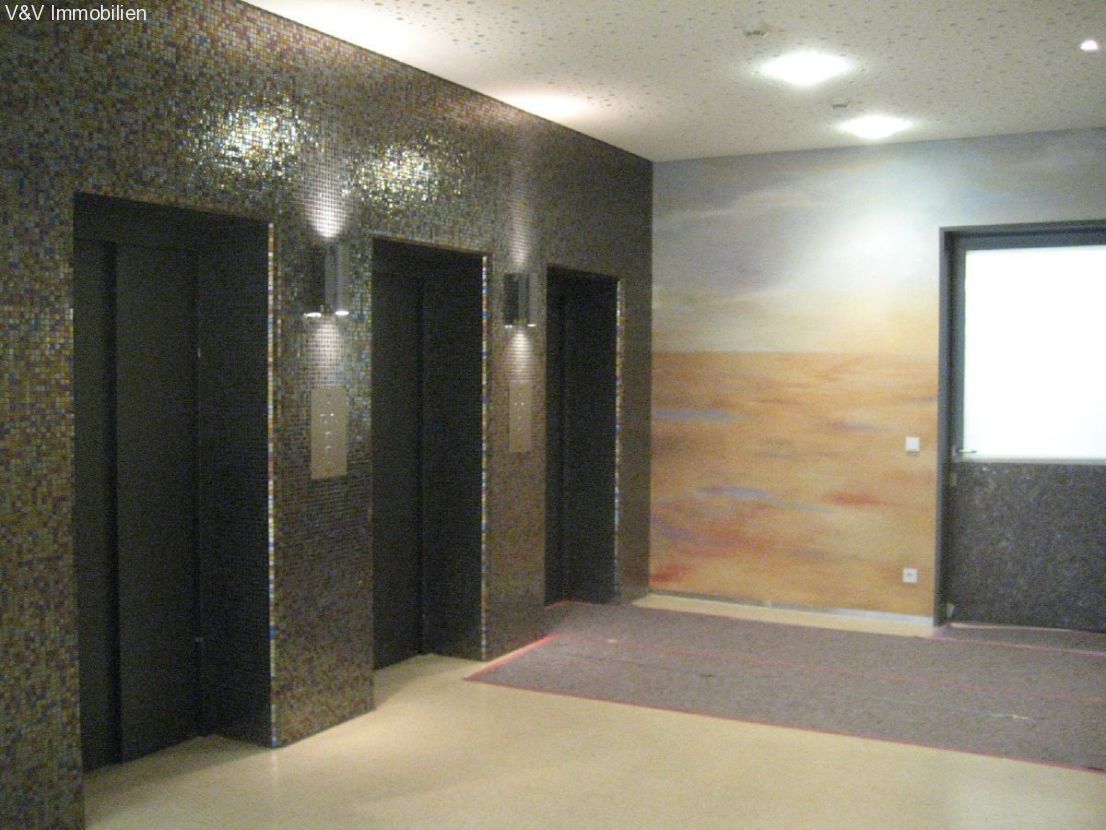 Modernisiertes Bürohaus im grünen Umfeld