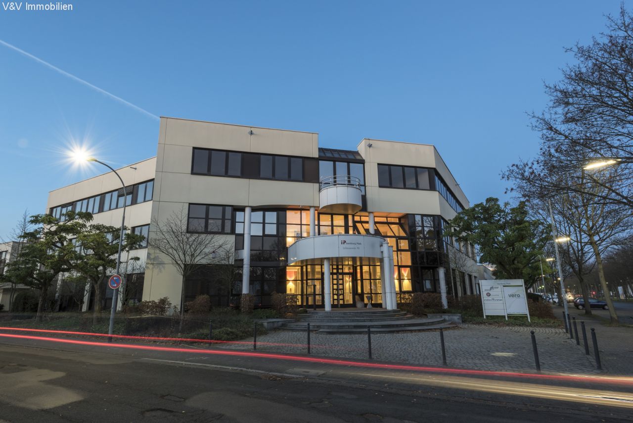 Modernes Bürohaus im ISENBURG PARK