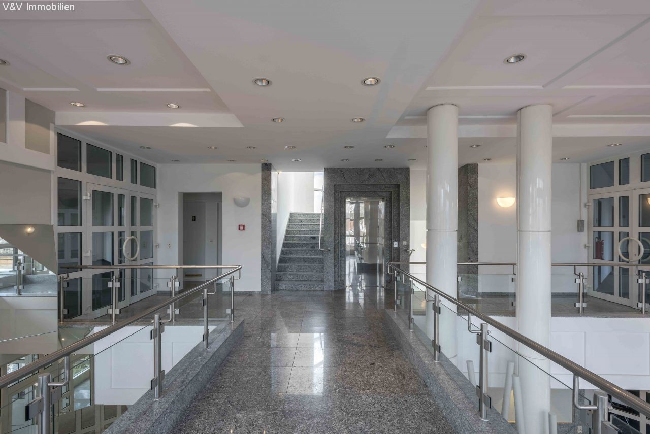 Modernes Bürohaus im ISENBURG PARK