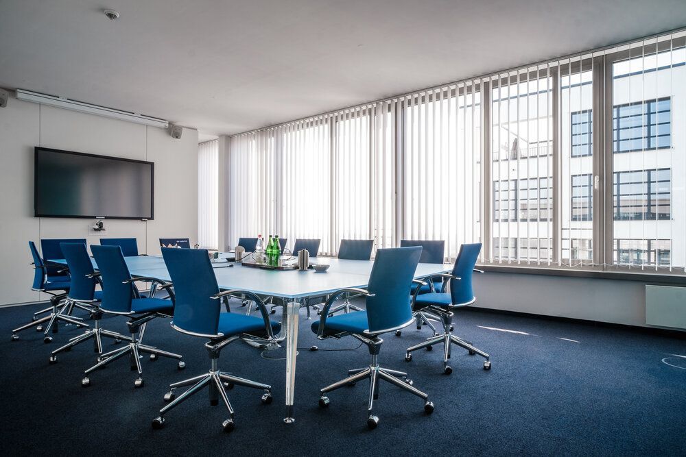 Modernes Bürogebäude im Helfmann Park Eschborn