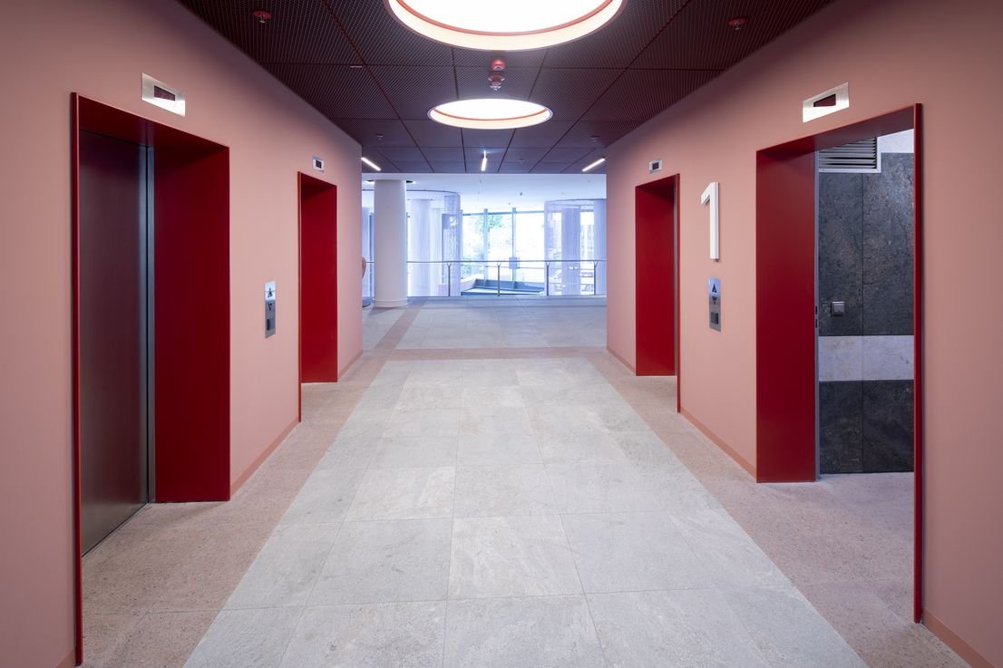 Moderne Büro- und Showroomflächen - Flexible Nutzungsmöglichkeiten und kurze Laufzeit