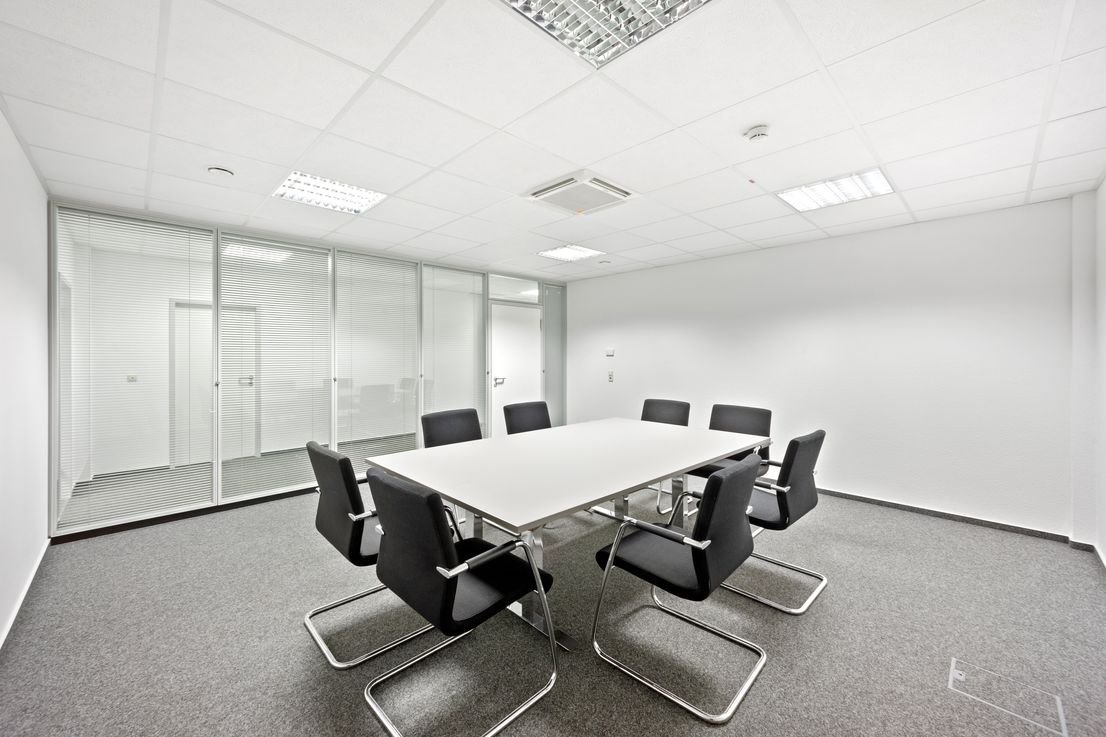 Modernes Büro- und Lagergebäude in DA-Arheiligen