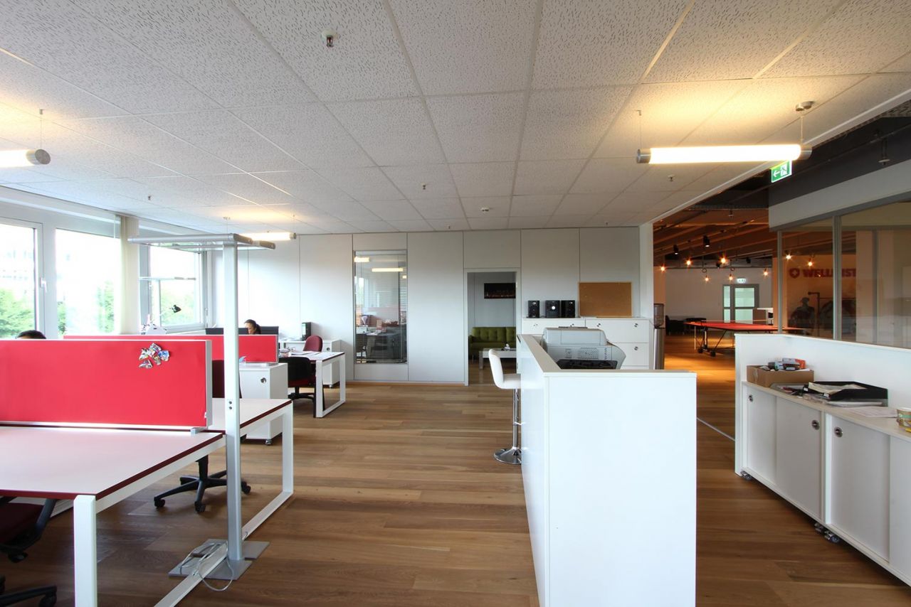 Büro- und Lagergebäude im Gewerbegebiet Schwalbach