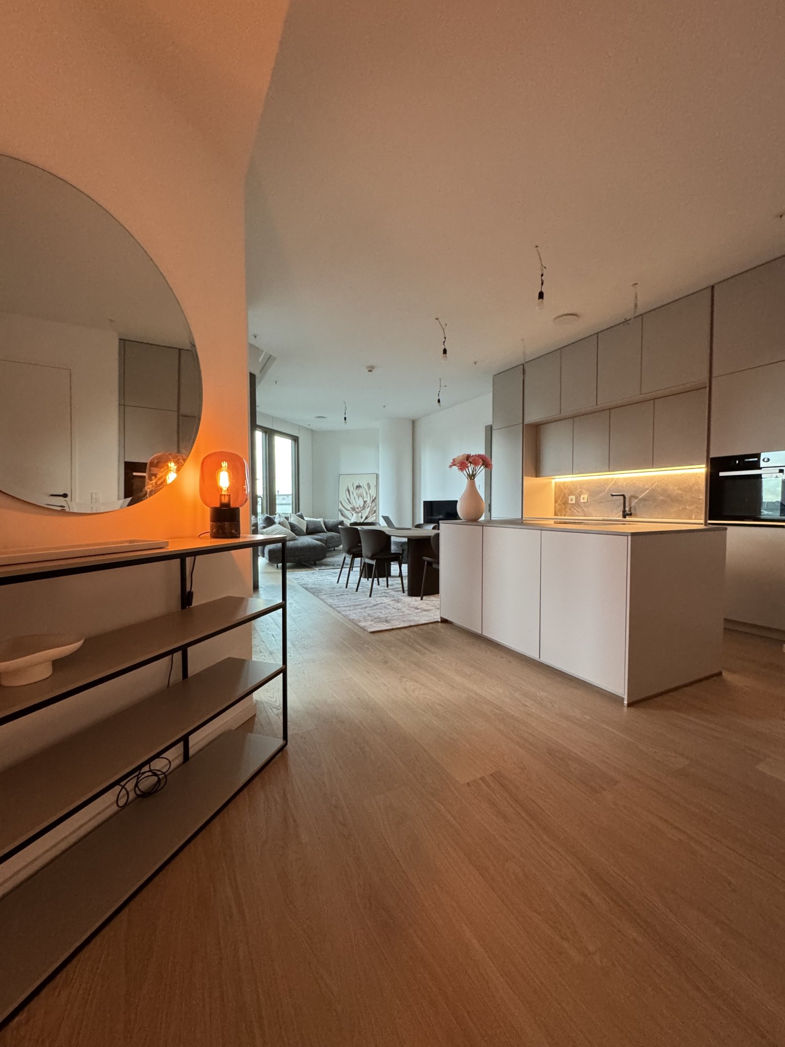 Luxuriöse, vollmöblierte 3-Zimmer-Wohnung mit 102 m² Wohnfläche zu verkaufen
