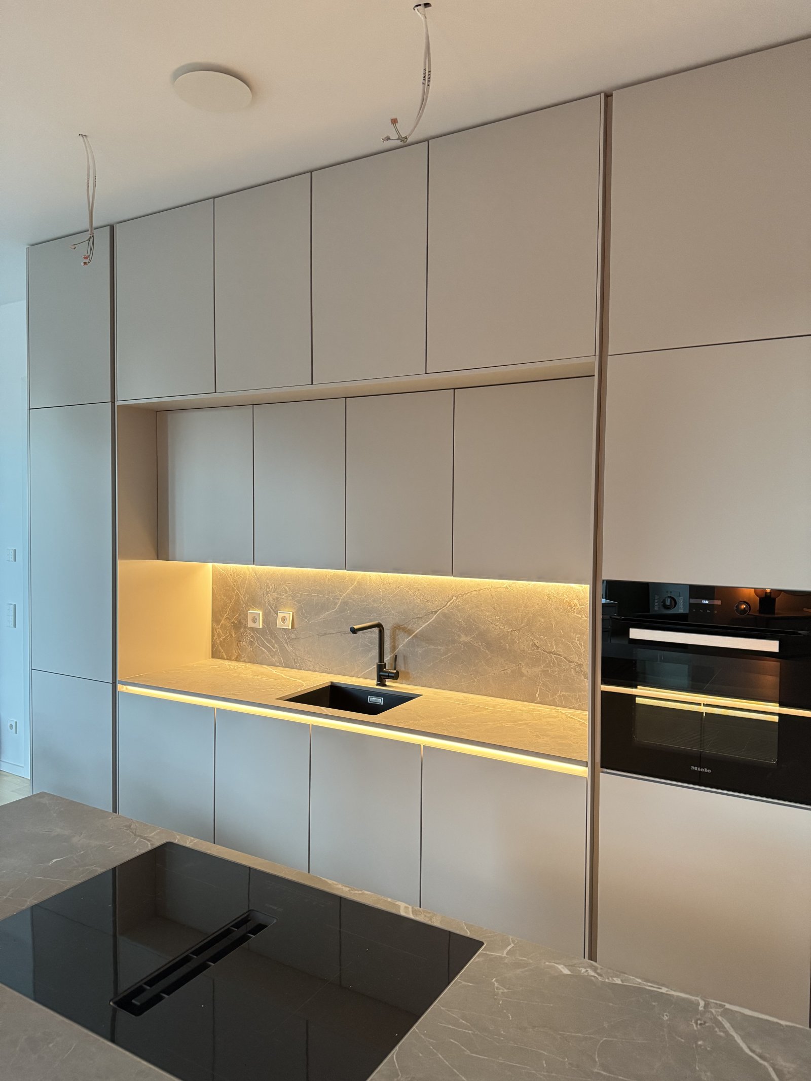 Luxuriöse, vollmöblierte 3-Zimmer-Wohnung mit 102 m² Wohnfläche zu verkaufen