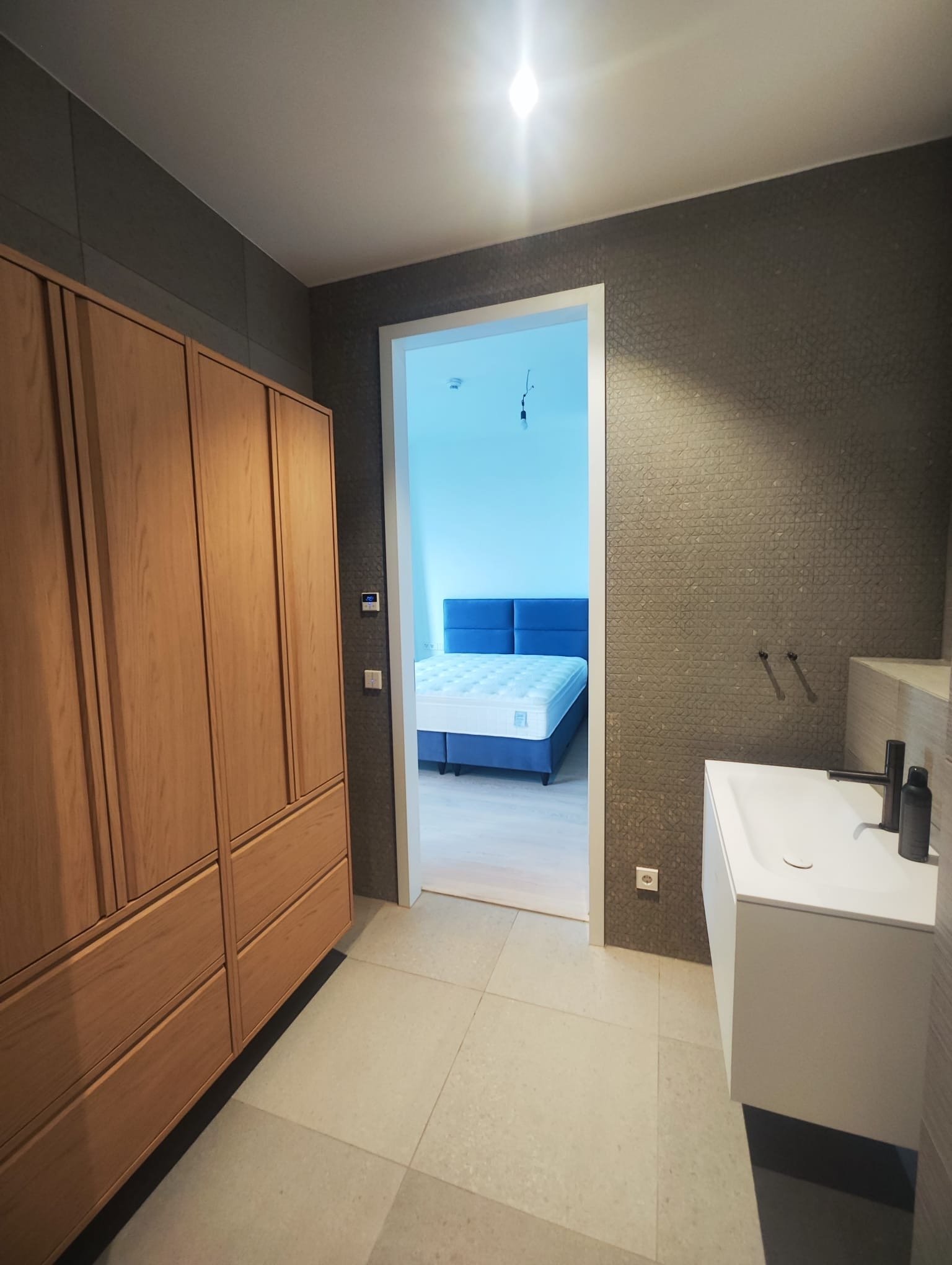 Luxuriöse, vollmöblierte 2-Zimmer-Wohnung zu verkaufen