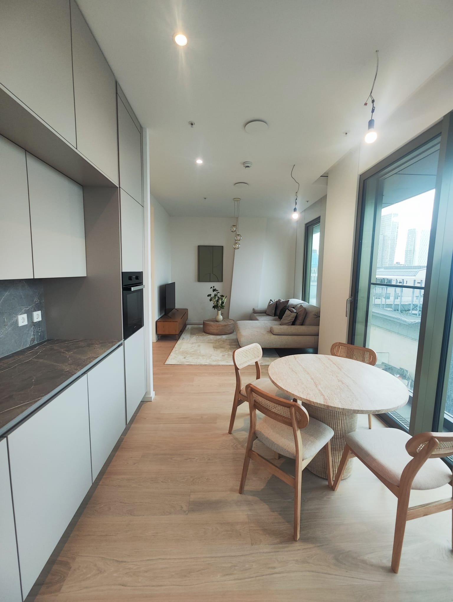 Luxuriöse, vollmöblierte 2-Zimmer-Wohnung zu verkaufen