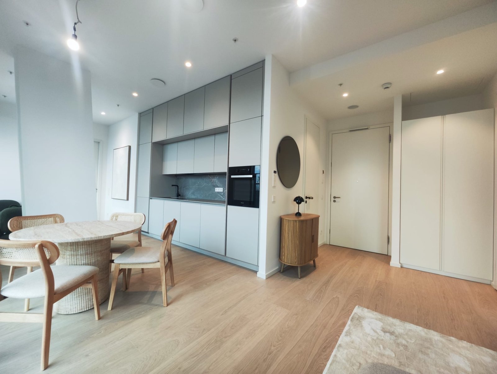 Luxuriöse, vollmöblierte 2-Zimmer-Wohnung zu verkaufen