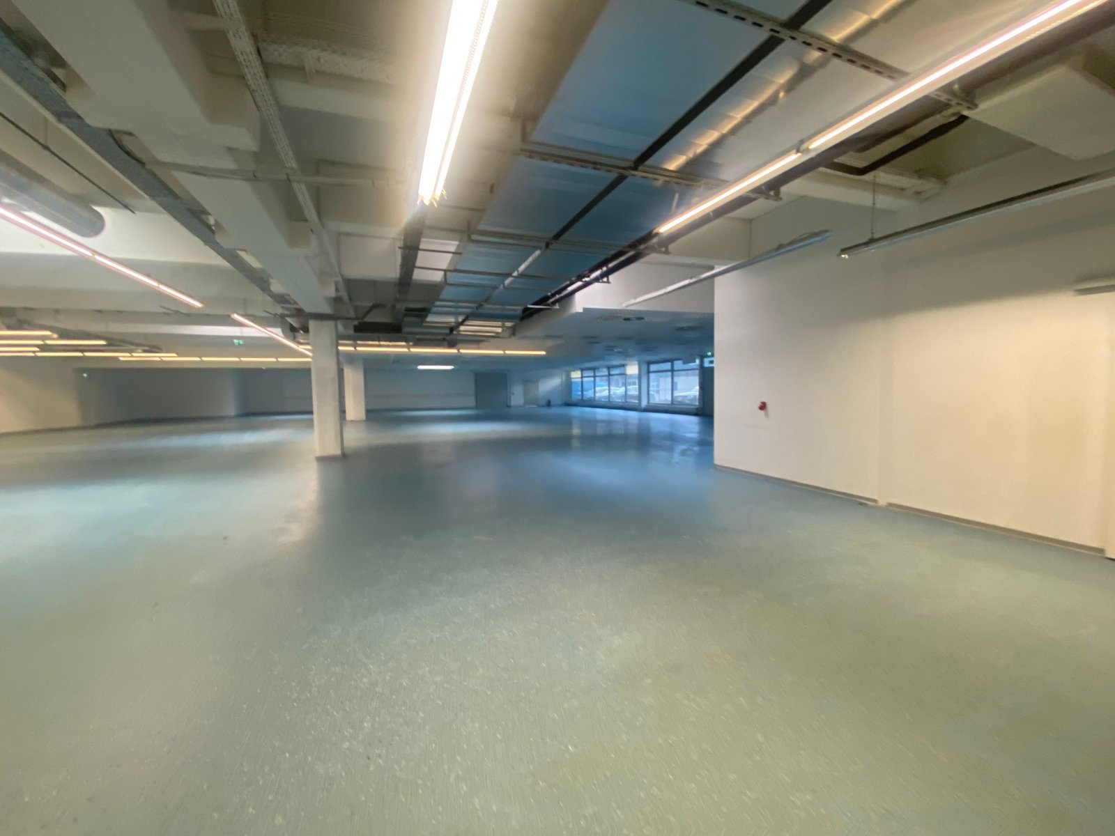 Lager-und Serviceflächen