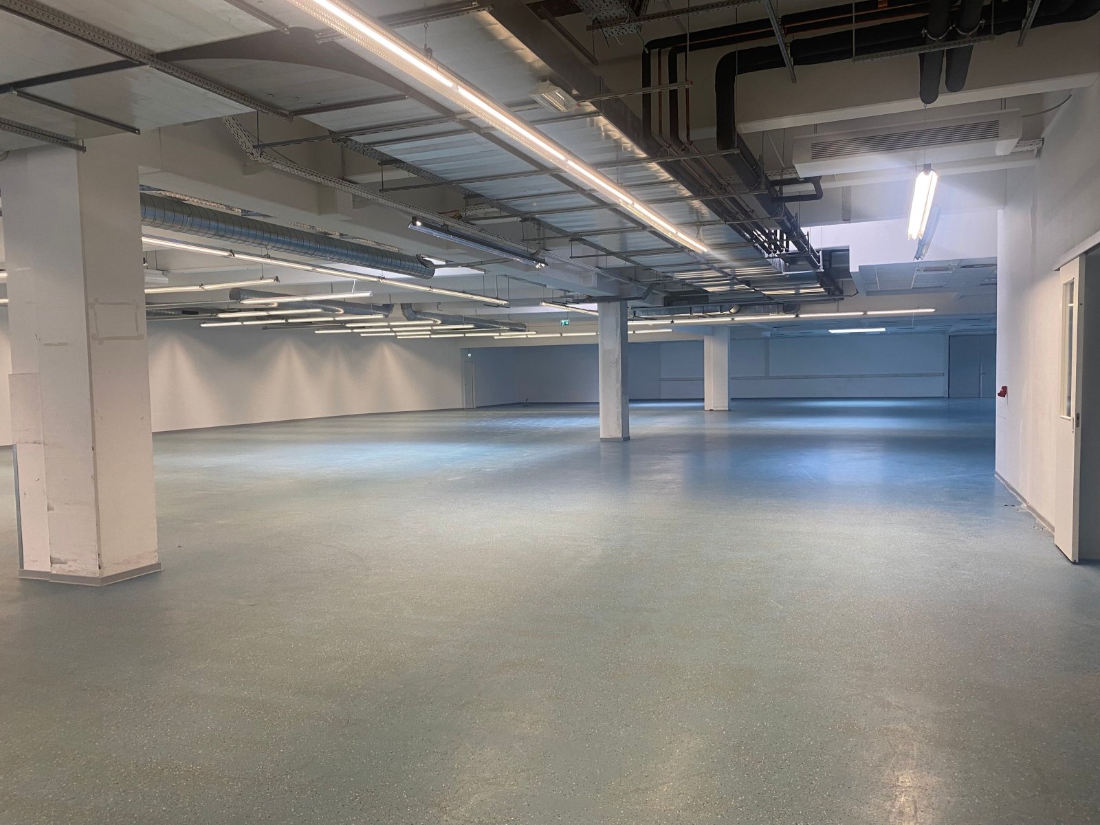 Lager-und Serviceflächen