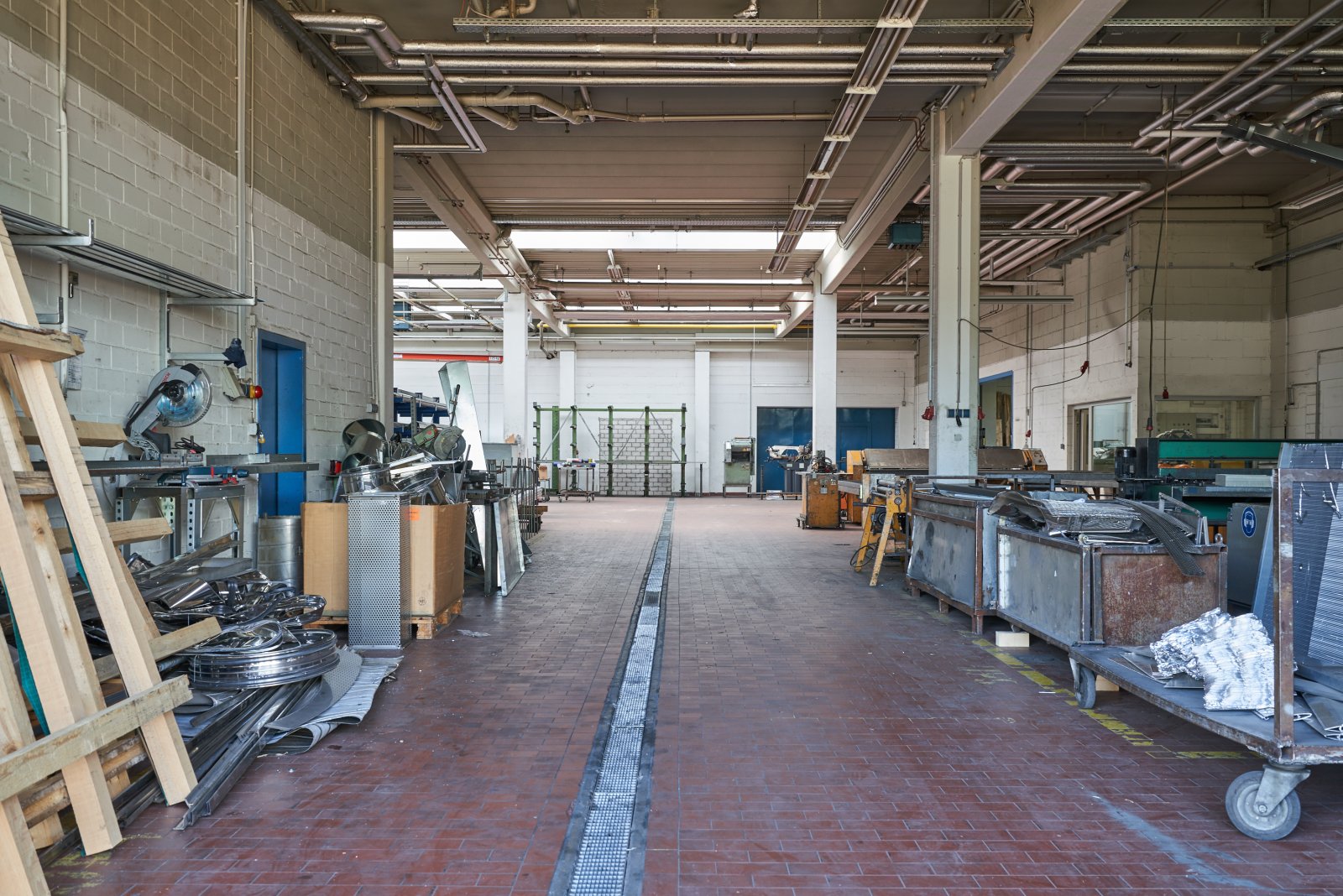 Lager-und Serviceflächen