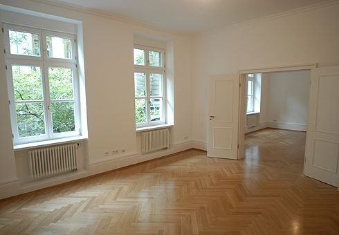 Repräsentative Altbauetage im Westend
