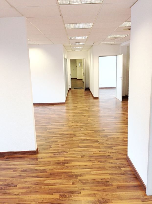 Loftartige Büroflächen in repräsentativem Stilaltbau