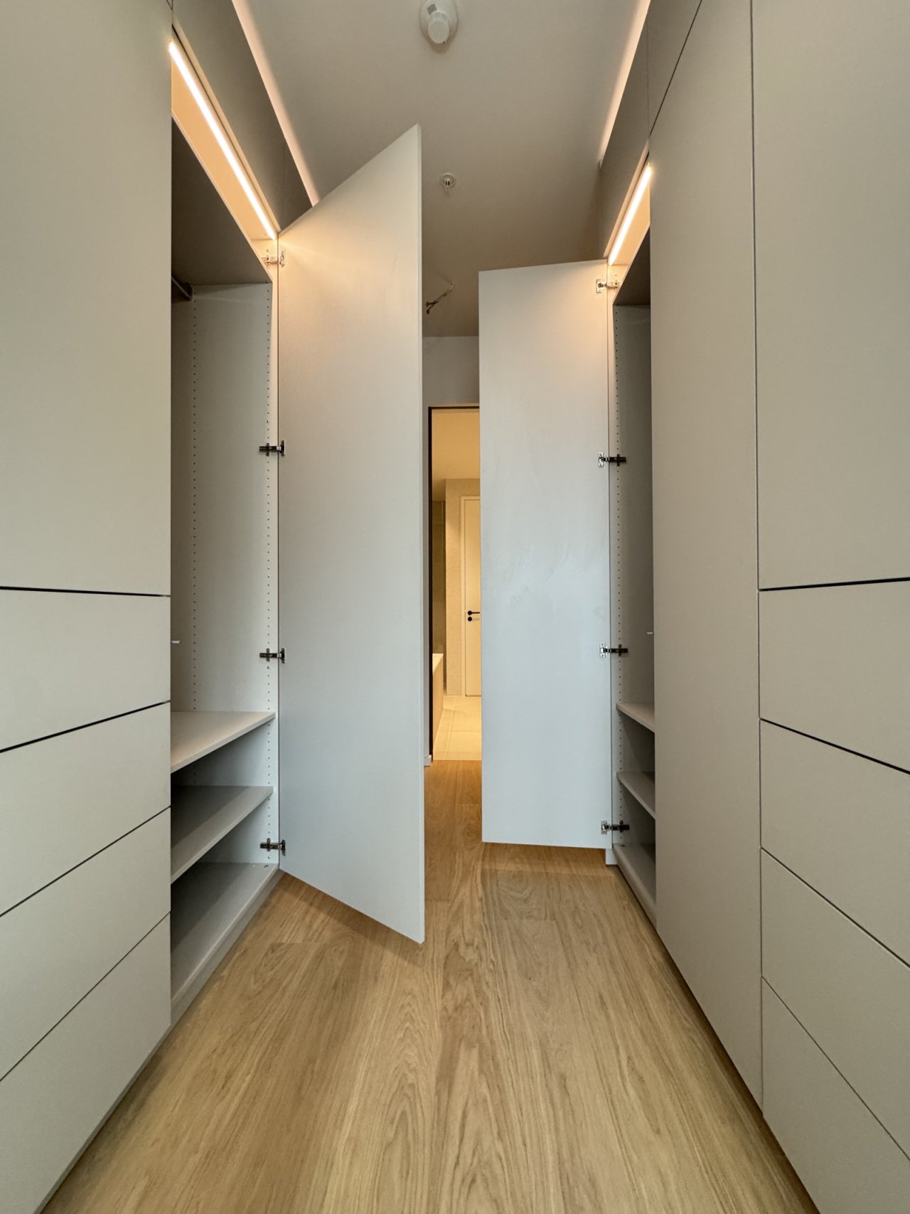 Kleiderzimmer offen Kleiderzimmer offen