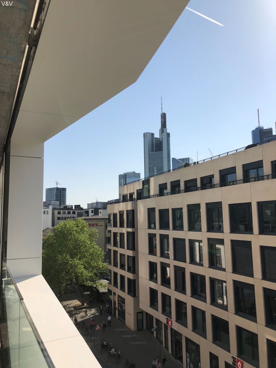 Exklusive Citylage mit Frankfurter Skyline-Panorama - Ihr Wohlfühl-Ausblick vom Balkon! Exklusive Citylage mit Frankfurter Skyline-Panorama - Ihr Wohlfühl-Ausblick vom Balkon!