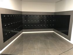 Exklusive Briefkasten-Anlage mit elegantem Design - Sicherheit und Stil für anspruchsvolle Bewohner