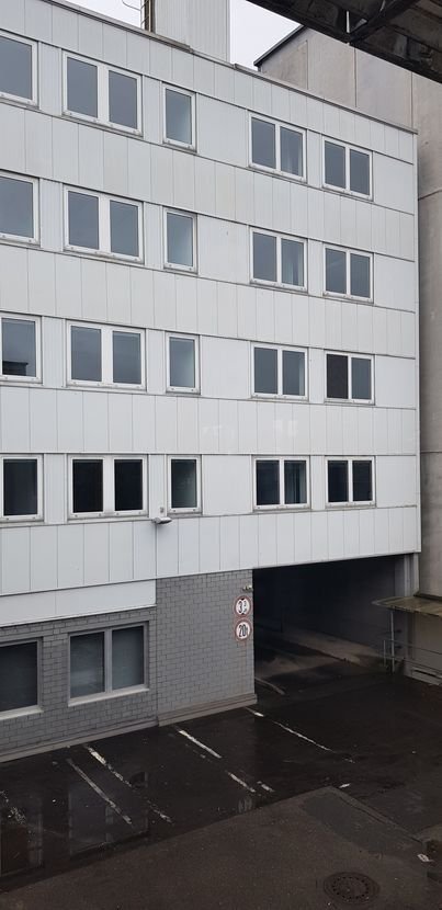 Gebäuderückseite