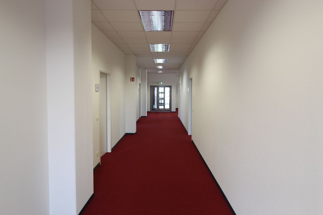 Büroflur 1.OG 13b Büroflur 1.OG 13b