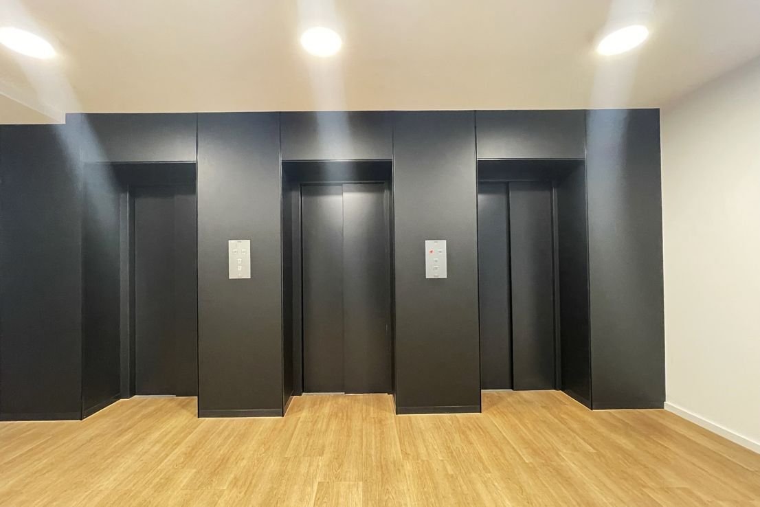 Modernisiertes Bürohaus im grünen Umfeld 