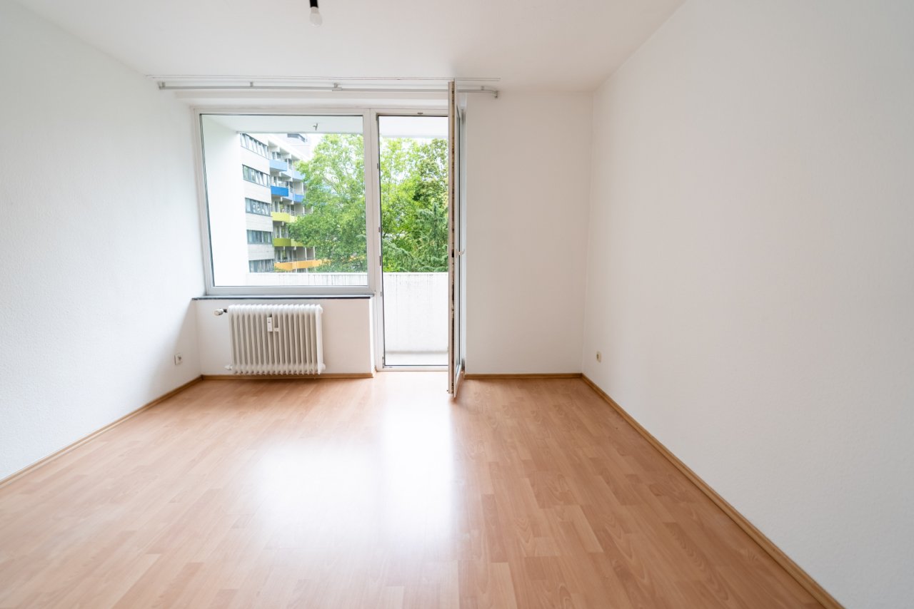 Schlafzimmer mit Balkonzugang